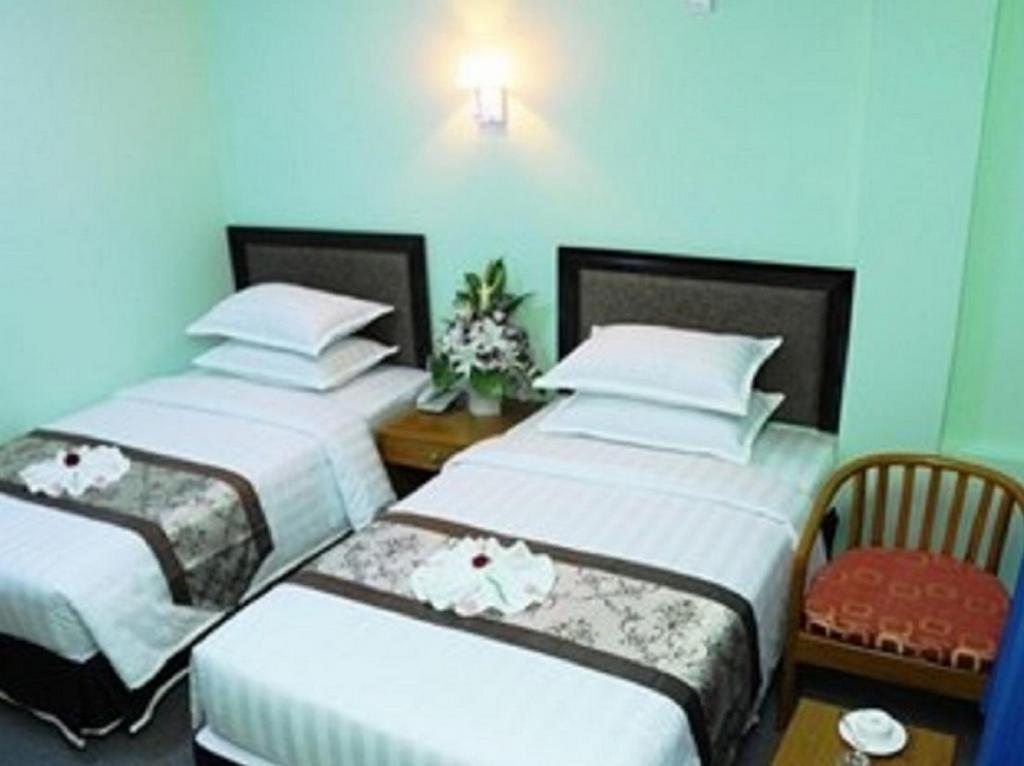 Hotel Bo Bo Min Rangoon Buitenkant foto