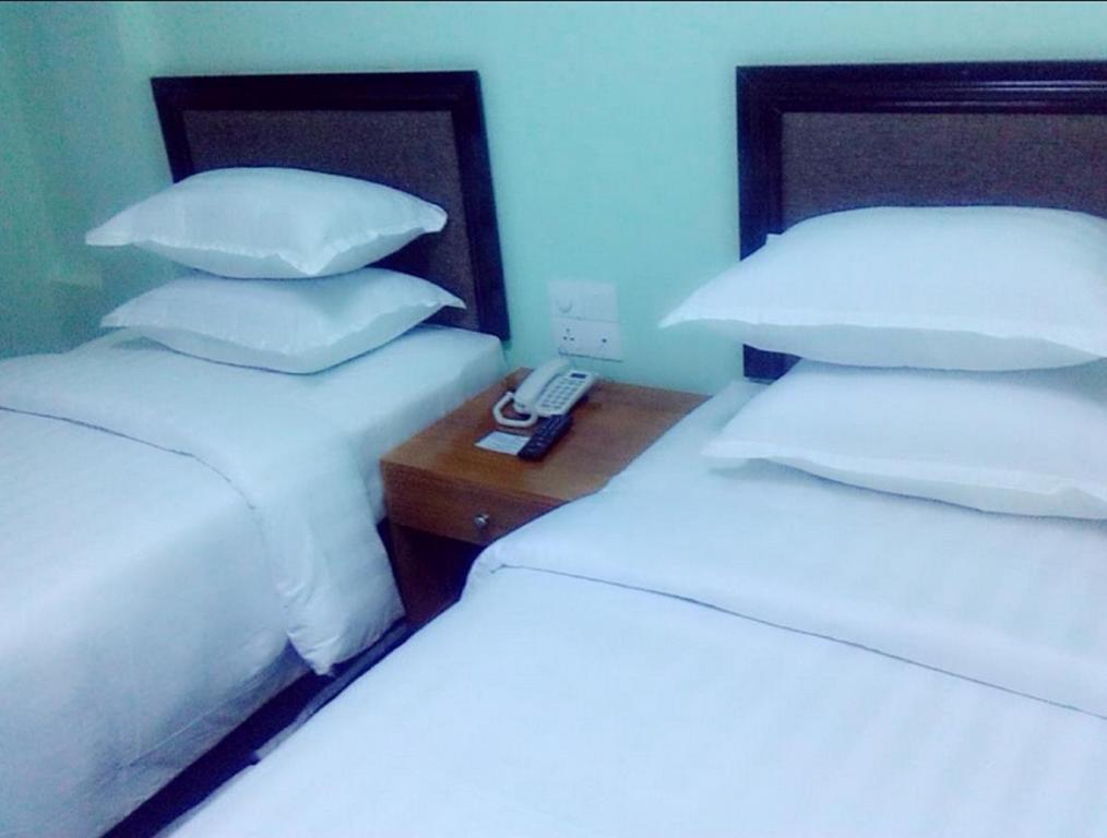 Hotel Bo Bo Min Rangoon Buitenkant foto